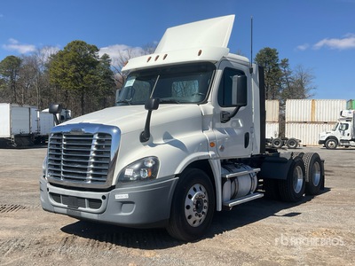 2018 Freightliner Cascadia 125 6x4 T/A Dagcabine Trekker