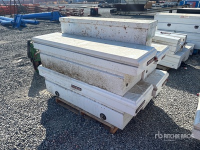 Quantity of (5) Boite à outil