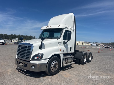 2018 Freightliner Cascadia 125 6x4 T/A Day Cab Truck Tractor
