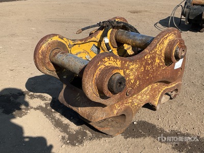 Miller hydraulic pin grabber QC Hitch - Fits CAT 320