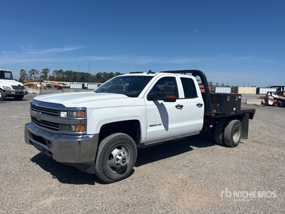 2017 Chevrolet Silverado 3500HD 4x2 Extended Cab شاحنة مسطحة