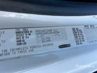 2006 Freightliner M2 106 4x2 平台トラック