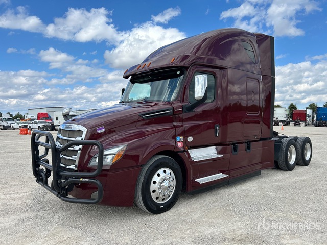 2020 Freightliner Cascadia 126 6x4 T/A Sleeper Truck Tractor