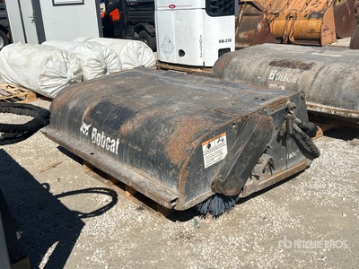 2010 Bobcat 72 Sweeper 72 in Skid Steer Sweeper