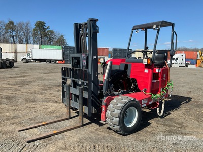 2017 Moffet M8 55.3P 5500 lb 3x3 Carretilla Elevadora transportable