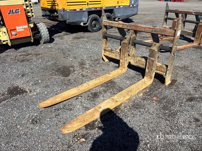 JRB Komatsu 60 in Wheel Loader Forks