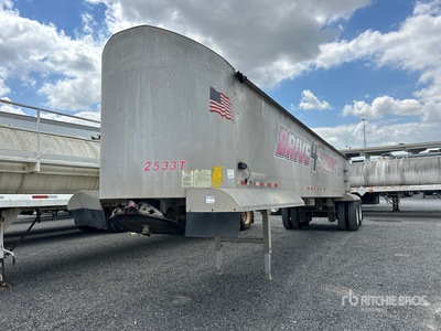 2013 Vantage 38 ft T/A Aluminum Frameless Remolque banera