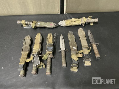 (48) Bayonet Knives w/Scabbards