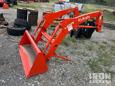 Kubota LA525FL Front Loader Attachment