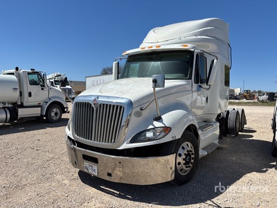 2009 International ProStar Premium 6x4 3- Achs Sattelzugmaschine mit Schlafkabine