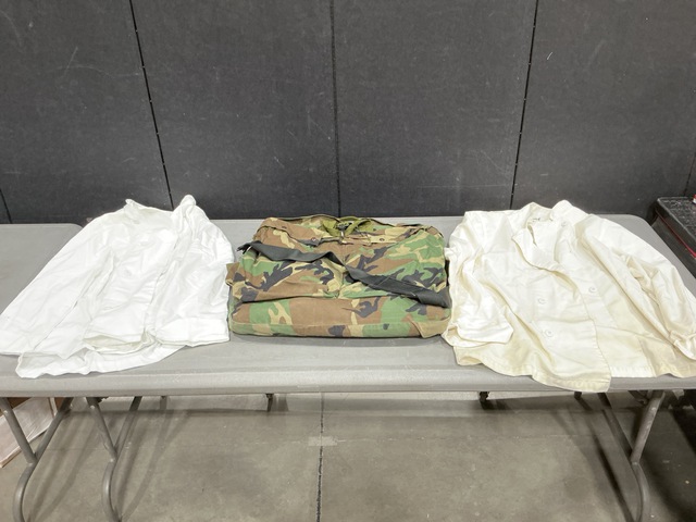 (9) Flyer&rsquo;s Helmet Bags, (33) Food Service Uniform Smocks & Assorted Items