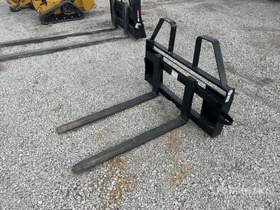 John Deere P45 48 in 5500 lb Fork Attachment