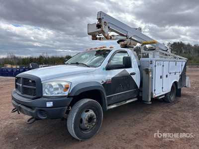 2008 Versalift 37 ft on 2008 Dodge Ram 5500 4x2 Piattaforma autocarrata (Inoperable)