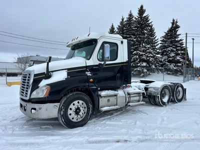 2013 Freightliner Cascadia 125 6x4 T/A Day Cab Truck Tractor