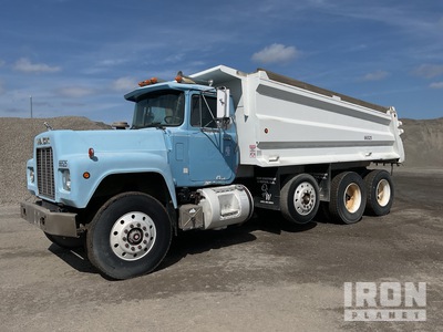 1990 Mack RD688S 8x4 Tri/A Dump Truck