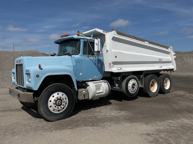 1990 Mack RD688S 8x4 Tri/A Dump Truck