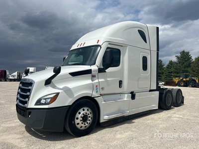 2021 Freightliner Cascadia 126 6x4 T/A Sleeper Truck Tractor