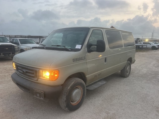2004 Ford Econoline E-350 10 Passenger Van