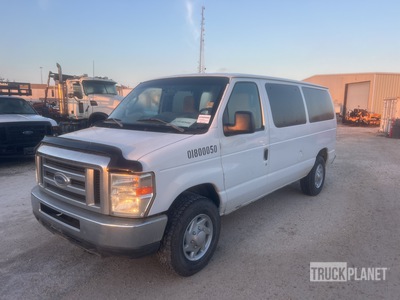 2013 Ford Ecoline 10 Passenger Van