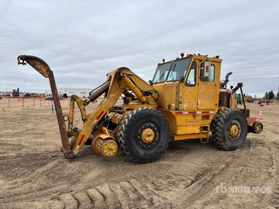 1981 Pettibone 441B Hi-Rail جهاز تحميل بذراع دوار