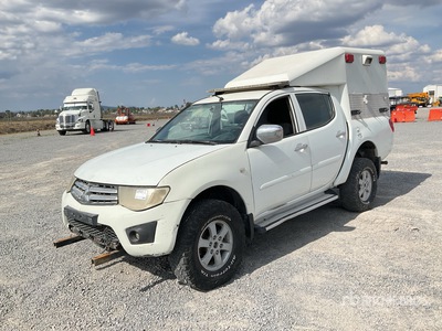 2012 Mitsubishi L200 4x4 Camioneta / Pickup