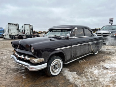1954 Ford Crestline Classic Car