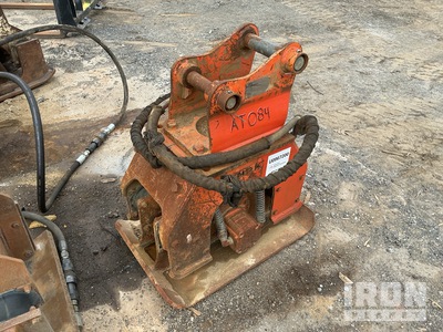 NPK C4C-C4112 23 in Vibrationsplatte - Fits John Deere 310/410 Backhoe