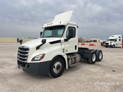 2019 Freightliner Cascadia 126 6x4 T/A Day Cab Truck Tractor