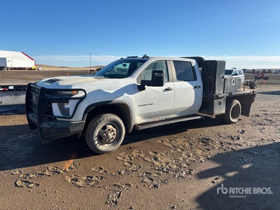 2021 Chevrolet Silverado 3500HD 4x4 Crew Cab Flatbed Truck