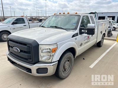 2015 Ford F-250 XL 4x2 Extended Cab 4x2 Service Truck (Inoperable)