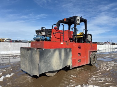 Dynapac CP 221 Gummiradwalze