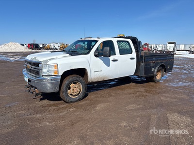 2013 Chevrolet Silverado 3500HD 4x4 Crew Cab Flatbed Truck