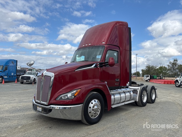 2024 Kenworth T680 6x4 T/A Day Cab Truck Tractor