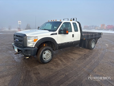 2016 Ford F-350 XL 4x4 Extended Cab Flatbed Truck