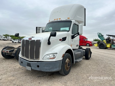 2017 Peterbilt 579 4x2 S/A Day Cab Truck Tractor