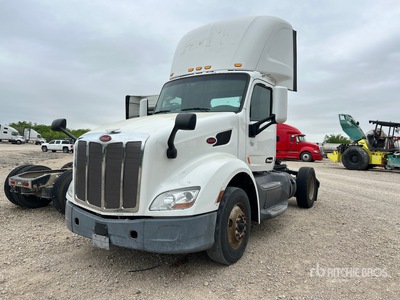 2017 Peterbilt 579 4x2 4x2 Day Cab Prime Mover