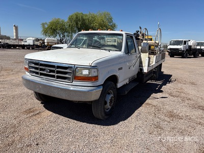 1997 Ford F-450 Flatbed Truck