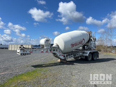 2013 McNeilus T/A 12.5 cyd Remorque mélangeur