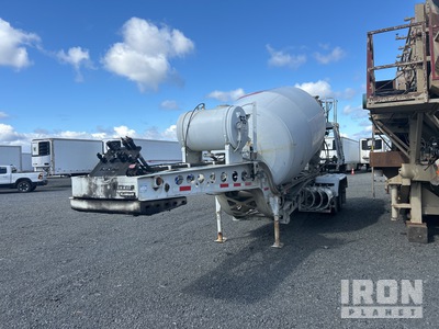 2013 McNeilus T/A 12.5 cyd Remorque mélangeur