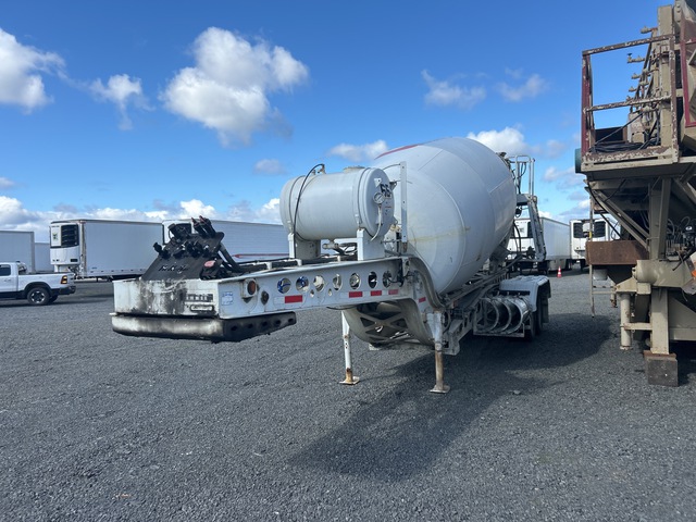 2013 McNeilus T/A 12.5 cyd Mixer Trailer 2013 McNeilus T/A 12.5 cyd Mixer Trailer