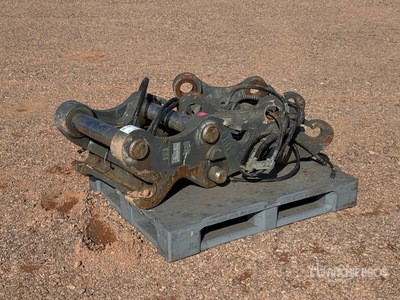 Liebherr  SWA66 Qte D 'Attaches Rapides Qty Of Hydraulic مشبك سريع