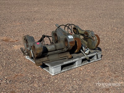 Liebherr  Qte D 'Attaches Rapides Qty Of Hydraulic مشبك سريع