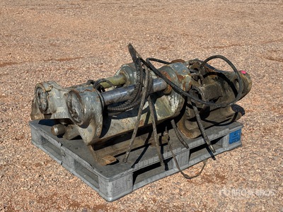 Liebherr  Qte D'Attaches Rapides Hydrauliques Qty Of Hydraulic مشبك سريع