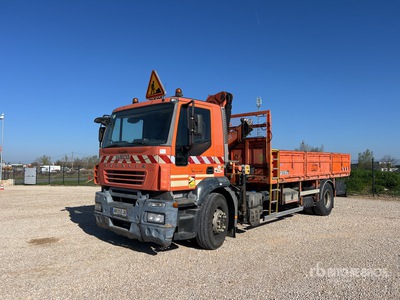 2006 Fassi F130A.21 5730 kg Articulated Boom on 2007 Iveco Stralis 310 4x2 Camion Plateau Avec Grue フラットベッドトラック（クレーン付）