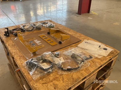 Caterpillar D5K2, D4K2, D3K2 - Trimble quick disconnects - Blade mount  (Unused)