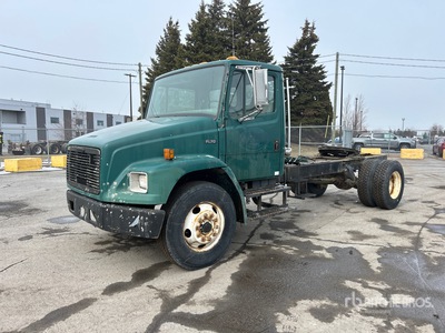 2000 Freightliner FL 70 4x2 S/A Day Cab Truck Tractor