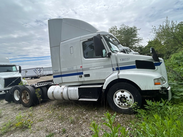 2017 Volvo VNM 6x4 T/A Sleeper Truck Tractor 2017 Volvo VNM 6x4 T/A Sleeper Truck Tractor