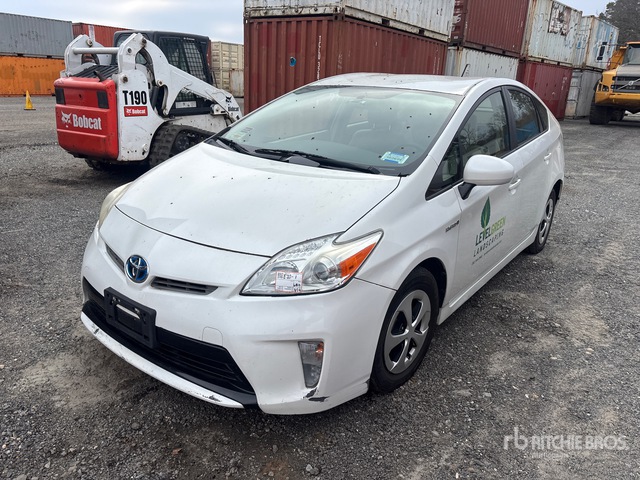 2014 Toyota Prius 2014 Toyota Prius Hybrid Automobile (Inoperable)