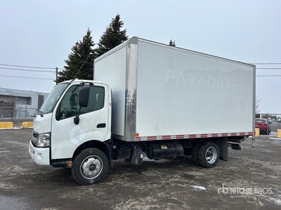2019 Hino 195 4x2 Furgoneta caja cerrada