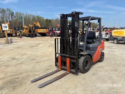 2019 Toyota 8FGU20 3750 lb Pneumatic Tire Chariot Élévateur